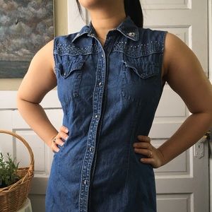 🌼The Limited cotton button down collared dress